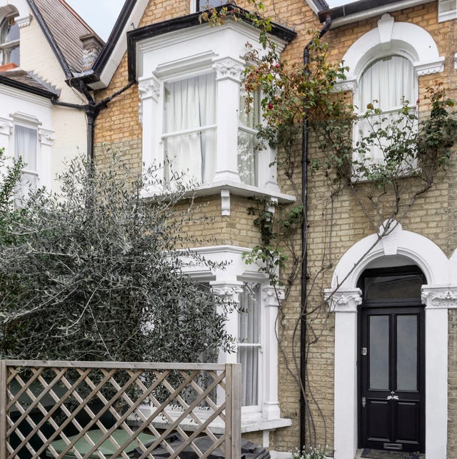 Typical 1930s semi-detached home in East London awaiting a property survey